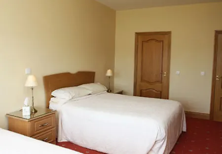 Killarney House 4*